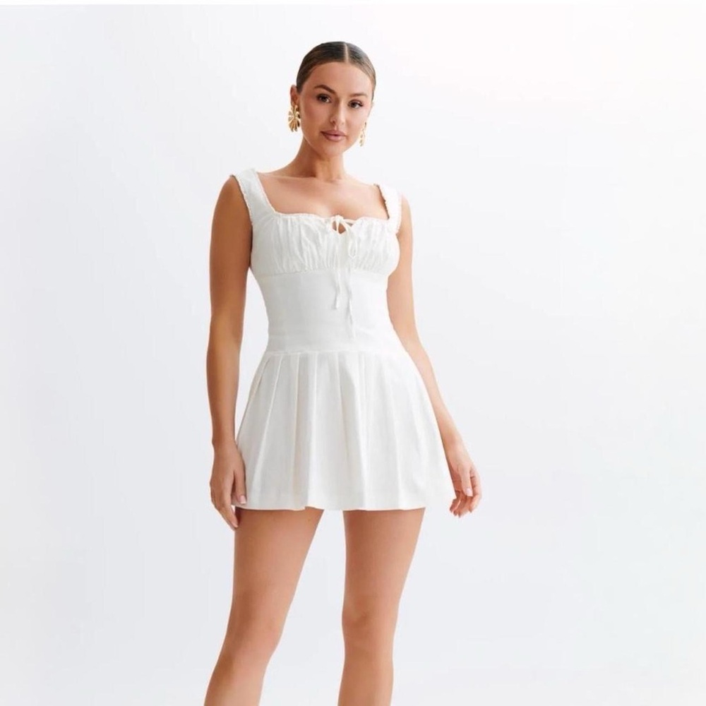 Meshki White Sleeveless Mini Dress with Sweetheart Tie